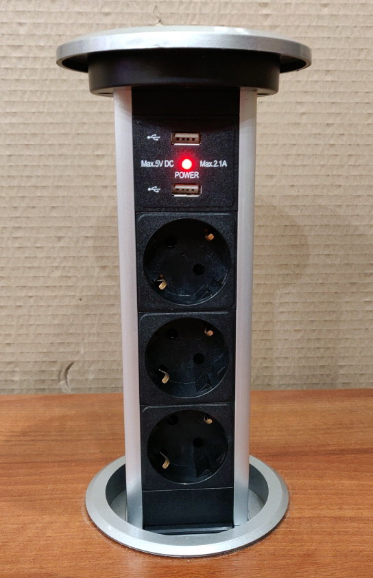 UpSocket  ,  /,  3220+2xUSB-Charge ( )